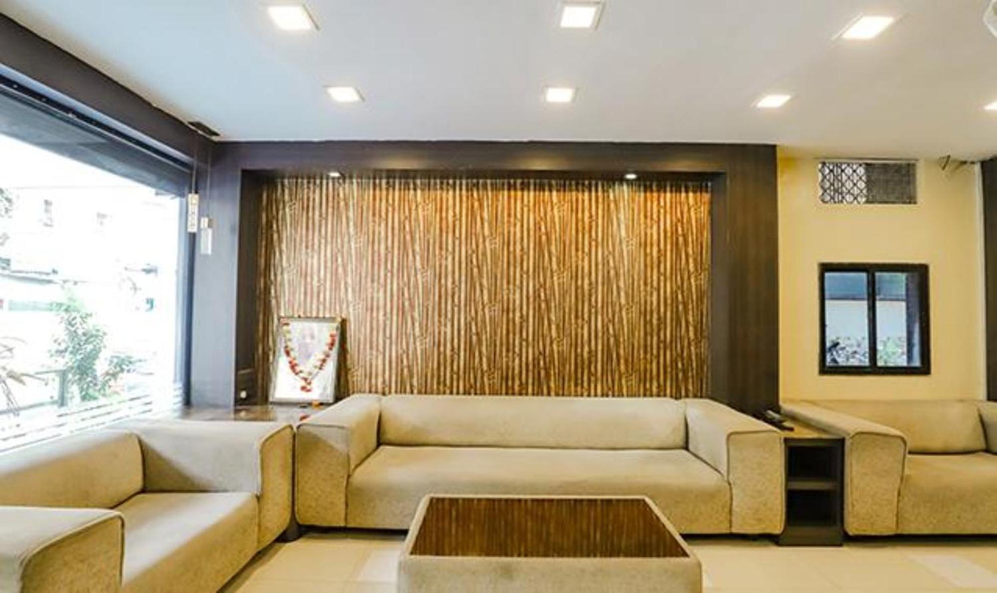 OYO 4381 Hotel Parashar Nagpur Exterior foto